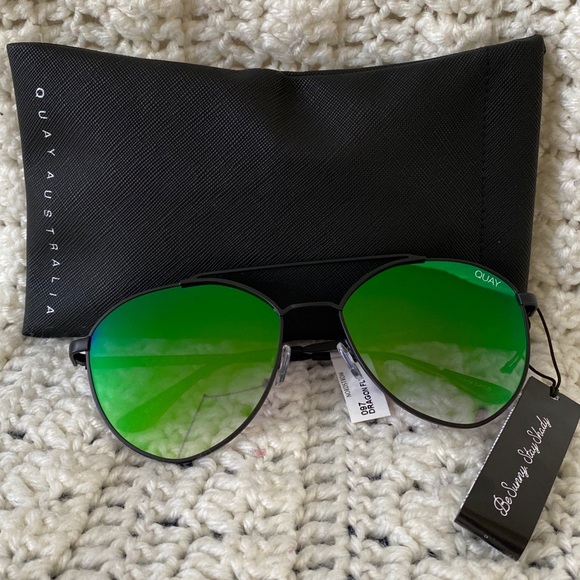 Quay Australia DRAGONFLY sunglasses. - Picture 2 of 6